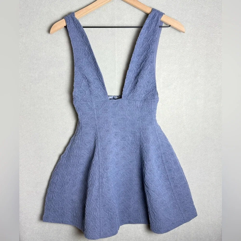 Weworewhat Womens Textured Deep V-Neck Fit and Flare Mini Sundress Blue size 0 - Picture 1 of 10